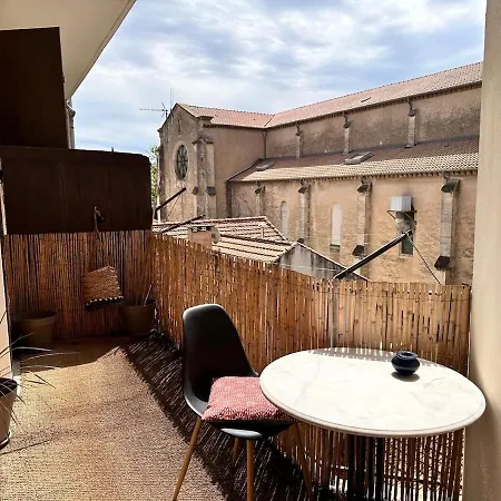 Beautiful And Large Secure 2 Bedroom Haussmann Virg ベジエ